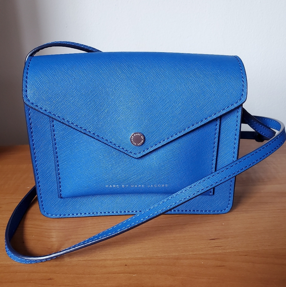 Marc Jacob mini crossbody bag.